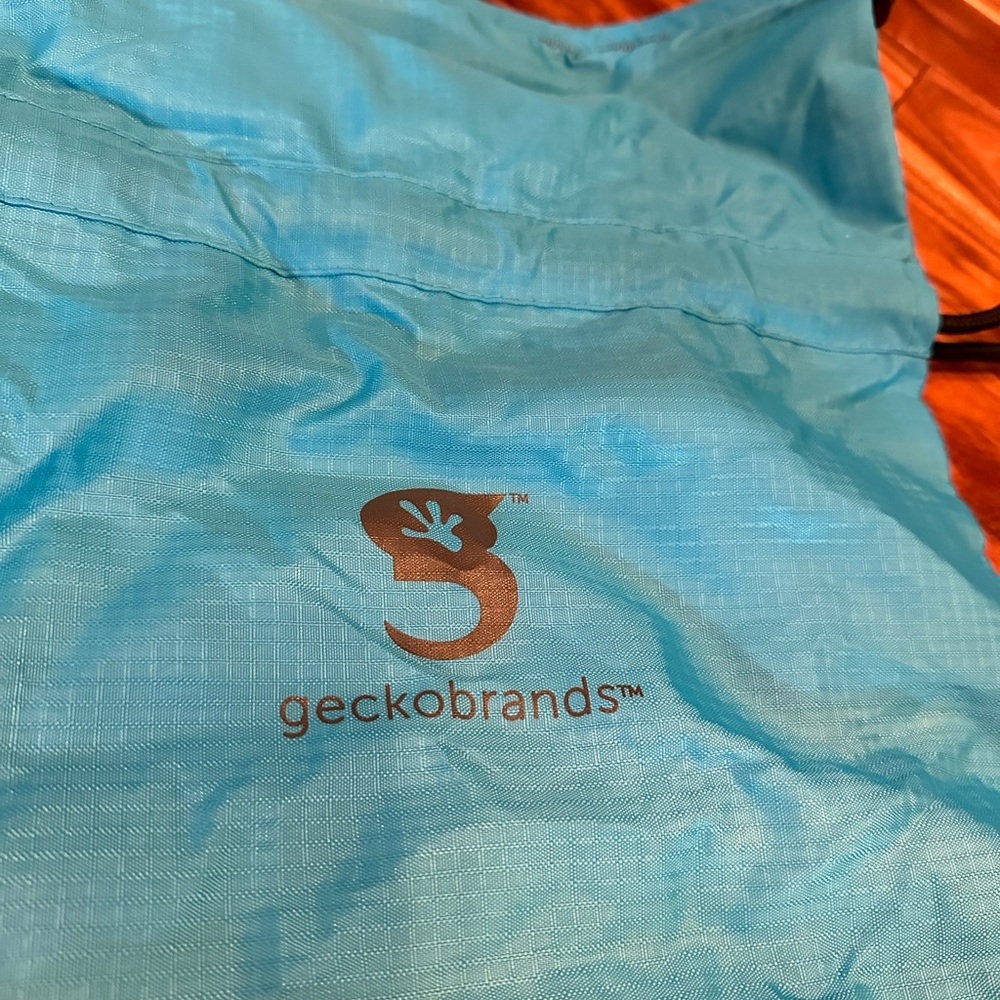 Geckobrands Waterproof Drawstring Backpack. 10L - Picture 3 of 4